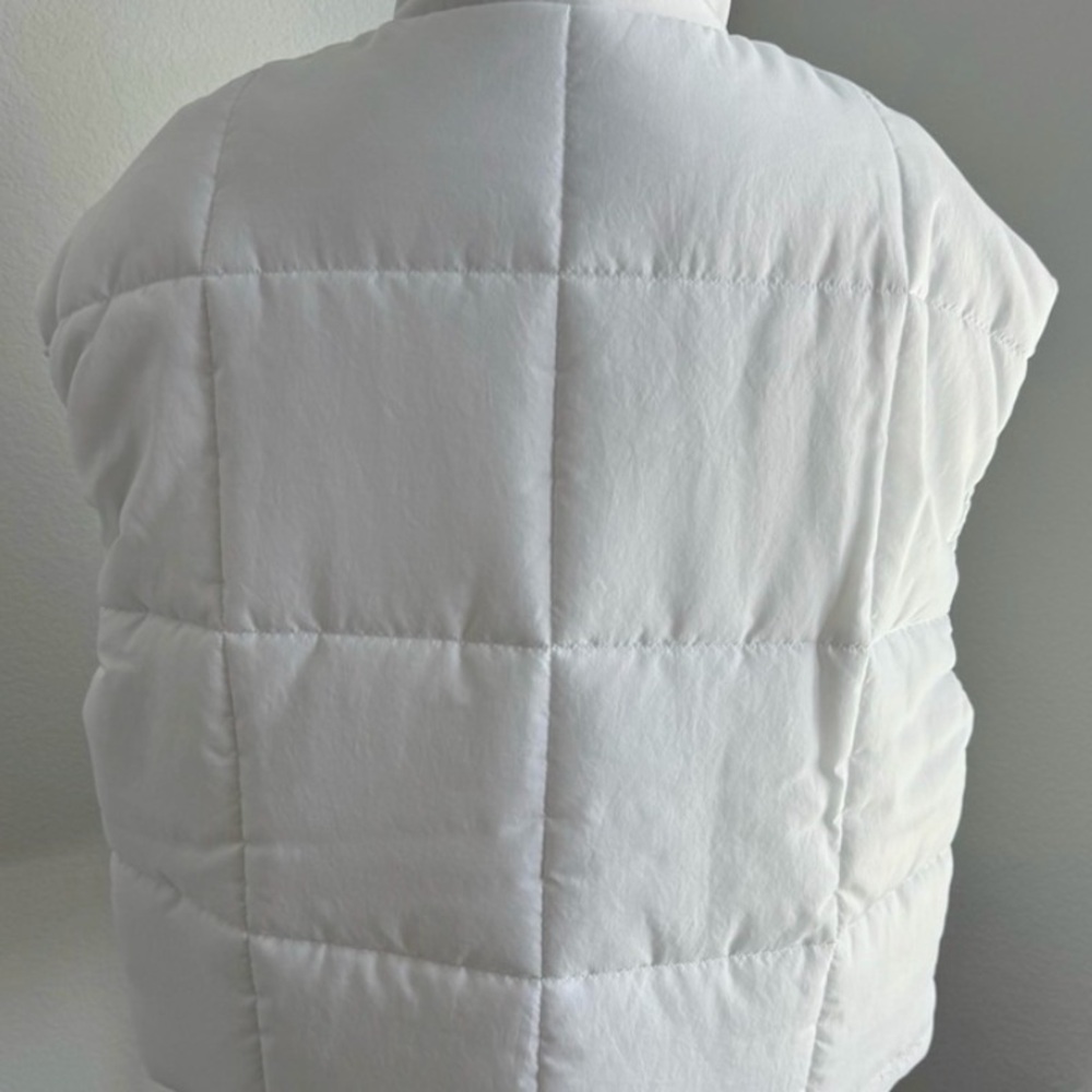Nike White Quilted‎ Therma fit Vest with Black Logo size Large NWT - Picture 6 of 10